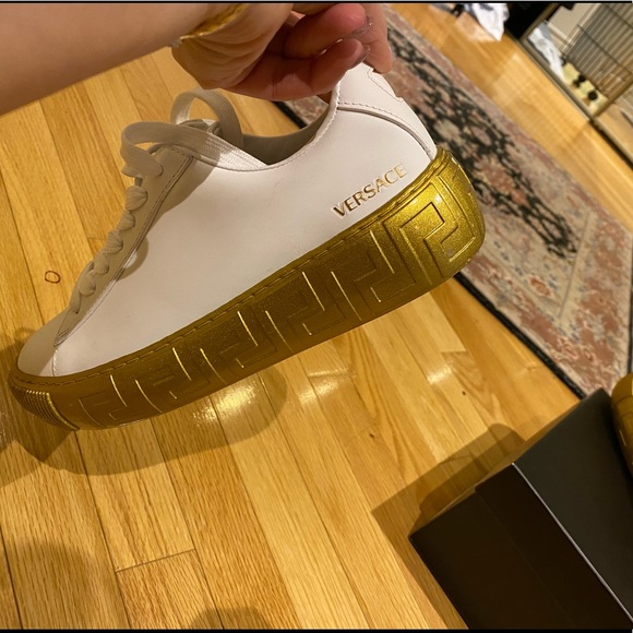 Brand New Versace sneakers with box and dust bag - Picture 2 of 3